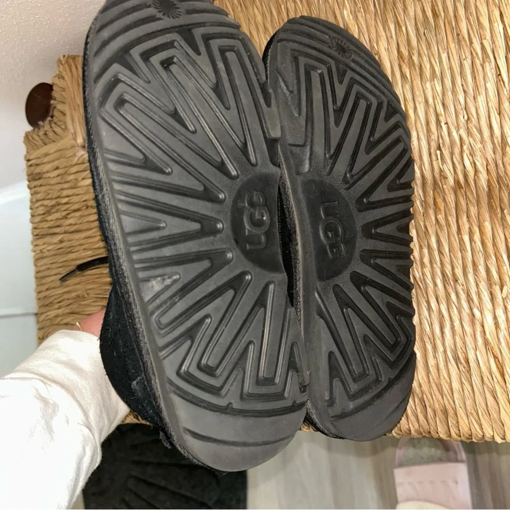 UGG Kids Black chucka Suede Boots